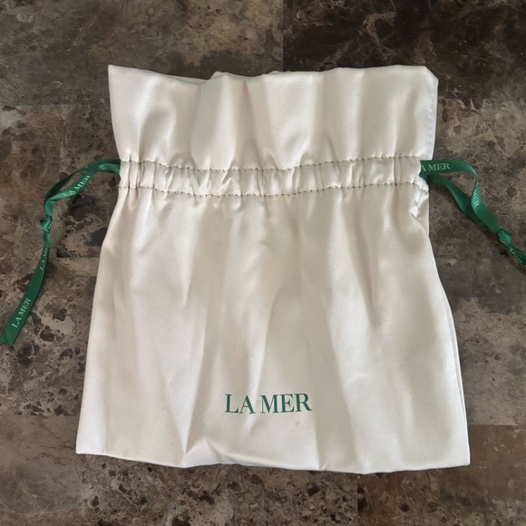 La Mer Handbags - La Mer Drawstring Pouch Gift Bag Cream/Green New w/o Tag Accessory Beauty
